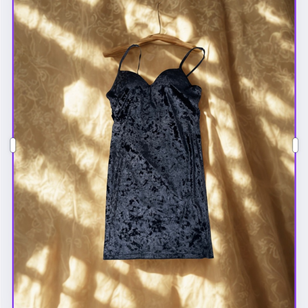 Elegant Black Velvet Mini Dress